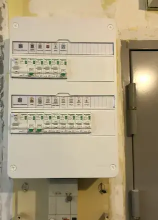 mise aux normes électriques Cesson-Sévigné-3